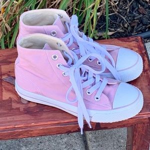 🌸MAKE OFFER🌸Airwalk hightop sneakers🌸